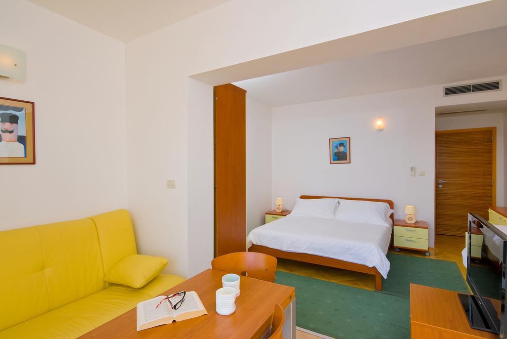 Apartments Villa Medic Brela Kültér fotó