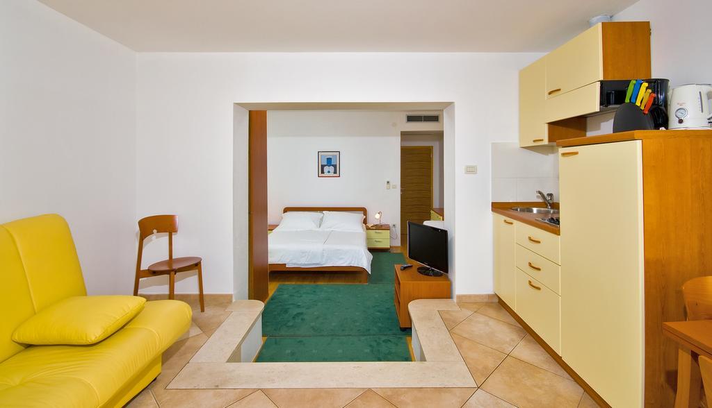 Apartments Villa Medic Brela Kültér fotó