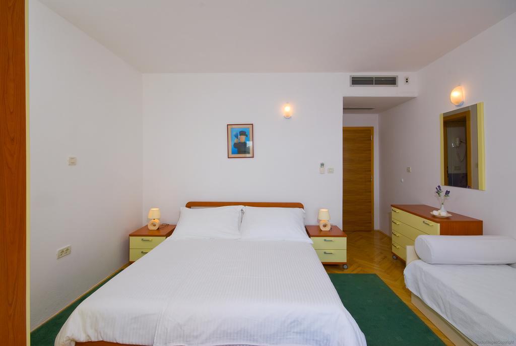 Apartments Villa Medic Brela Kültér fotó