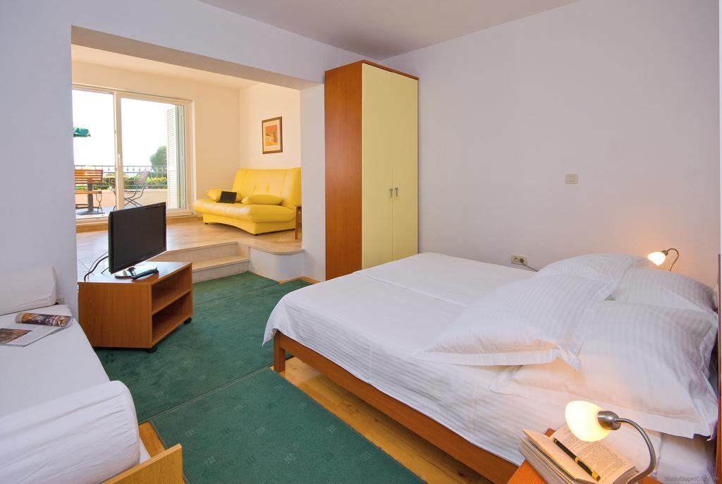 Apartments Villa Medic Brela Kültér fotó