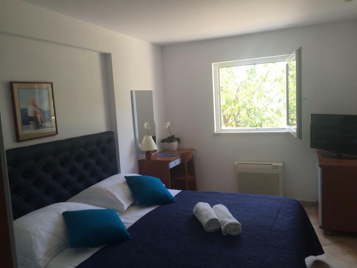 Apartments Villa Medic Brela Kültér fotó